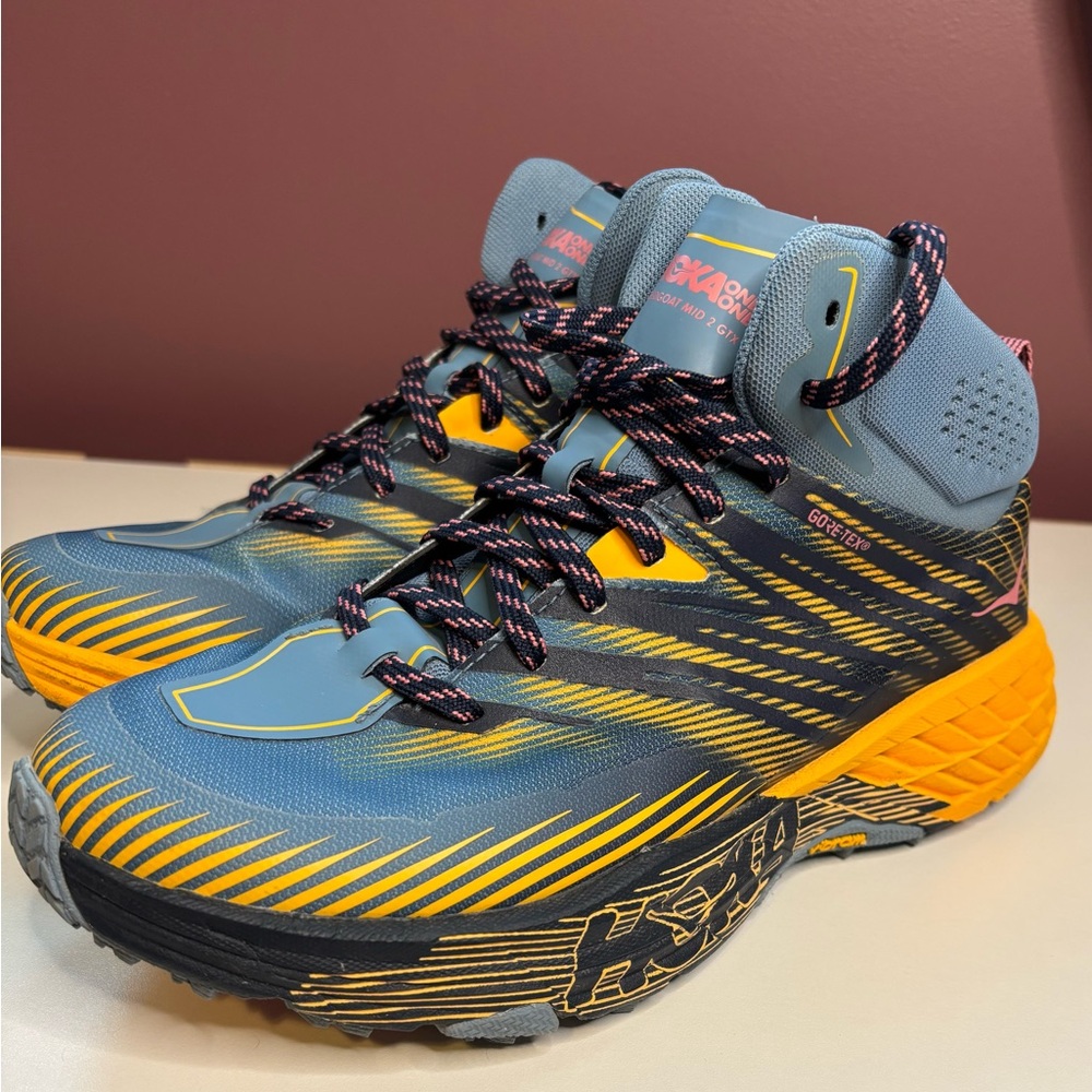 Hoka One One Speedgoat Mid 2 GTX Women’s US 8 1/2